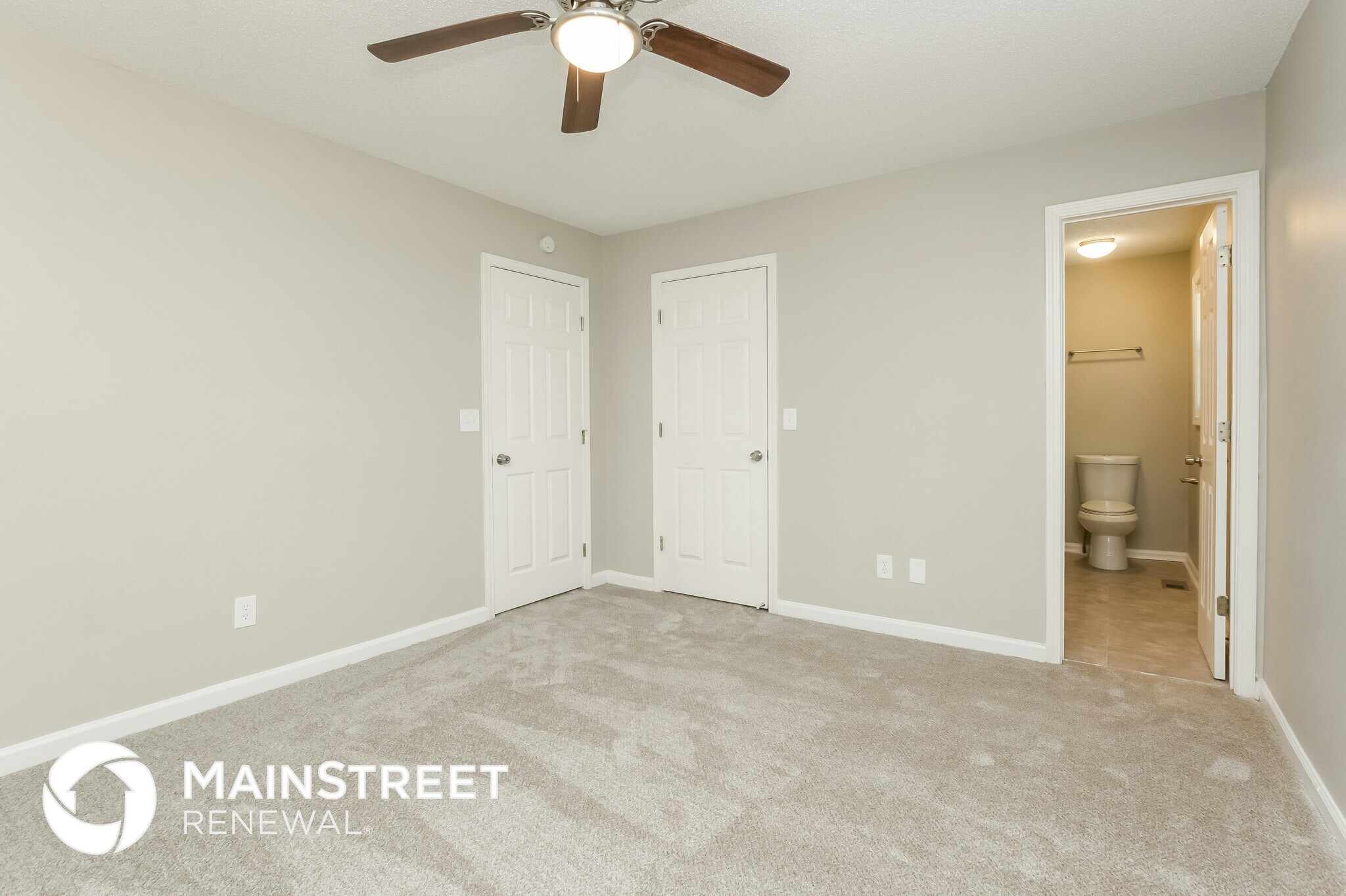 Building Photo - 219 Hampton Dr