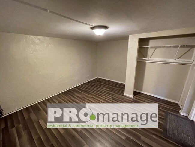 Building Photo - 700 I St