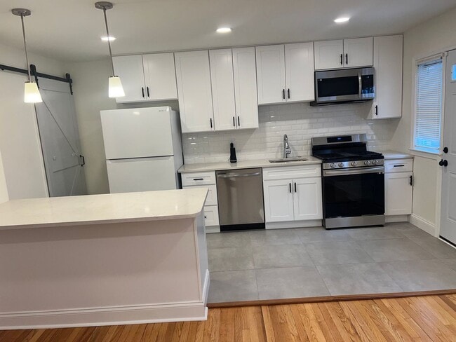 Building Photo - Stunning Updated 3BR/2BA Row Home in the Heart of Towson