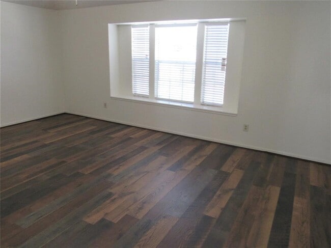 Building Photo - 18822 Timber Way Dr