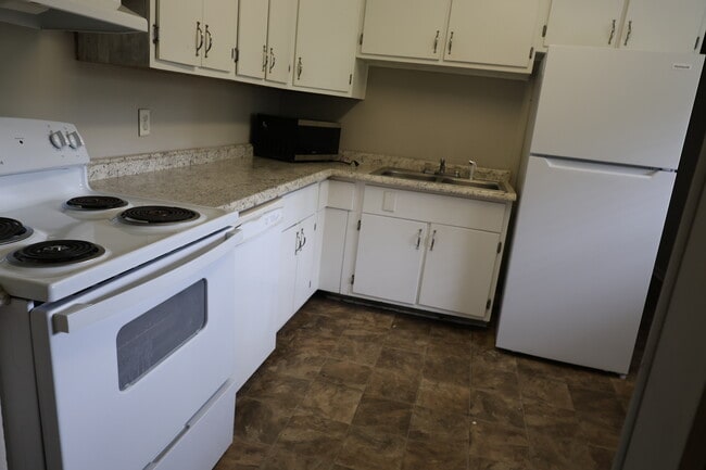 Building Photo - 104 Catherine Ave