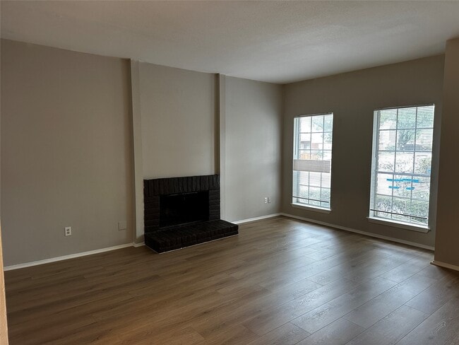 Building Photo - 11710 Southlake Dr
