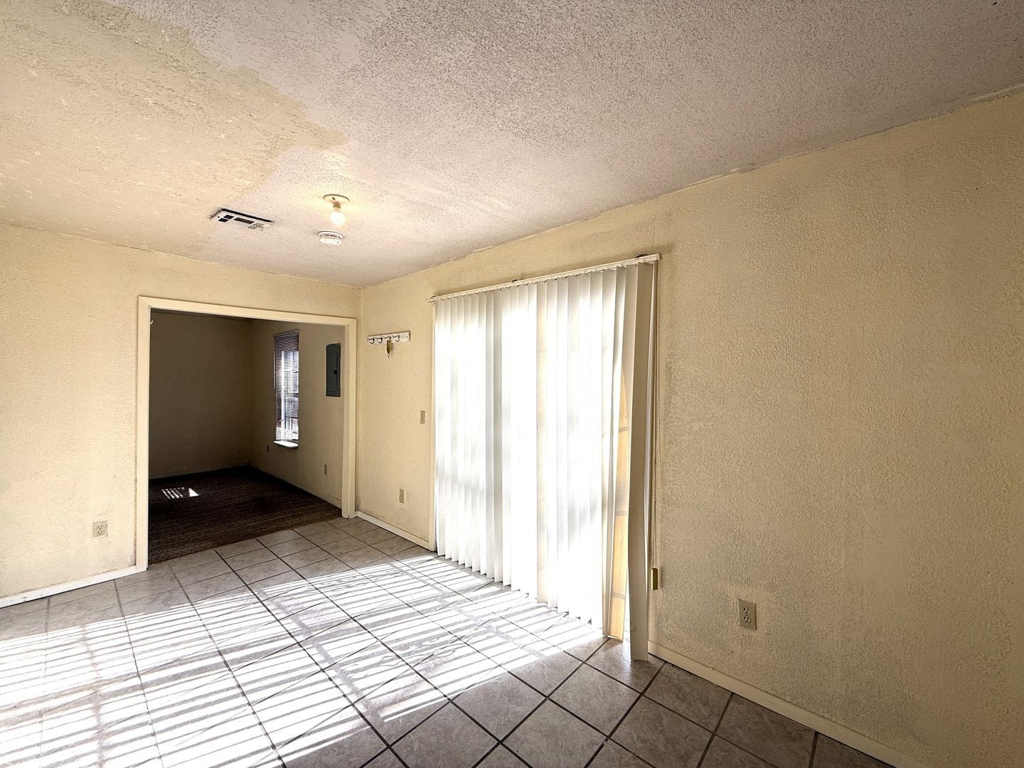 Building Photo - 1800 SW 15th St