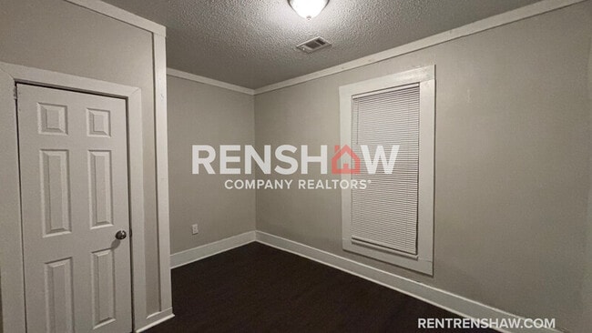 Building Photo - 689 Baltimore St