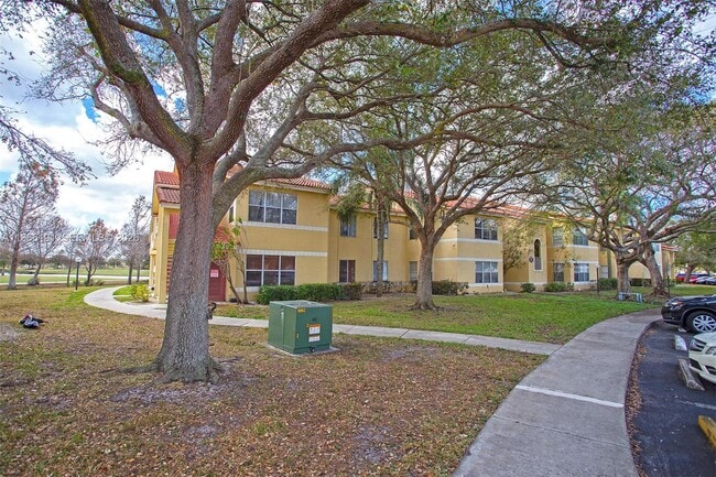 Building Photo - 12650 Vista Isles Dr