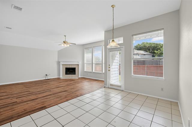 Building Photo - 807 Cheyenne Dr