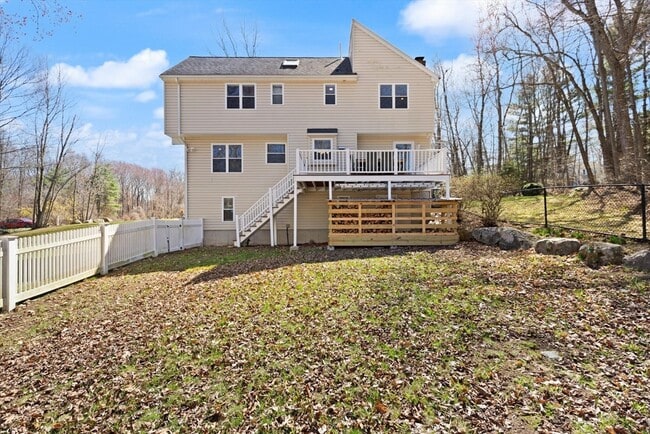 Building Photo - 5 Susan Dr