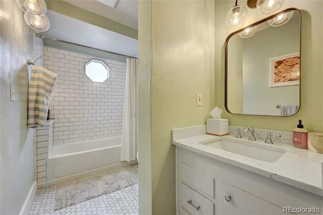 Building Photo - 4563 Winona Ct