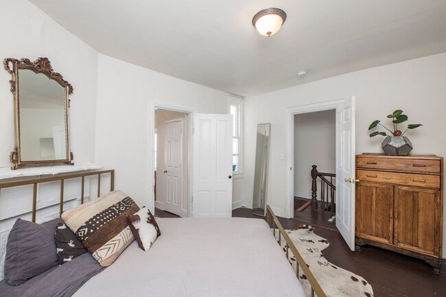 Building Photo - 2 BR/ 2 BA Historic Church Hill Home. Available February 10th!