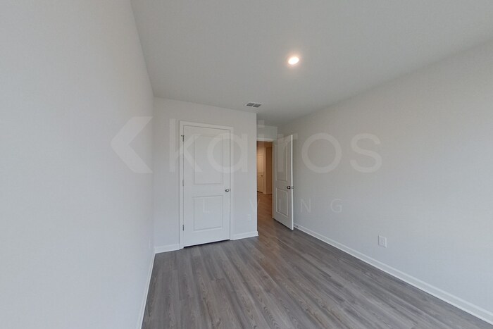 Building Photo - 380 Ironwood Ct