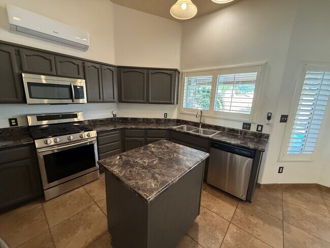 Building Photo - 4 Bedroom Pool Home in Rancho Sereno for Rent!