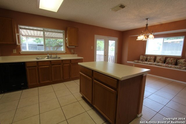 Building Photo - 904 Abercorn