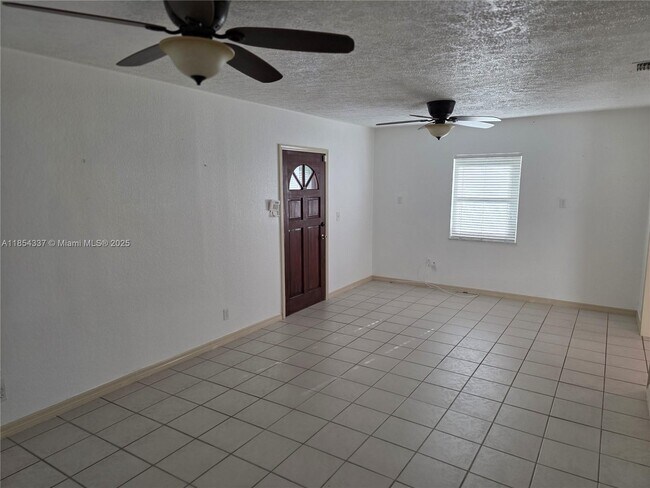 Building Photo - 4321 Kirby Loop Rd