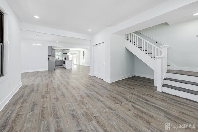 Building Photo - 3547 Finlaw Ave