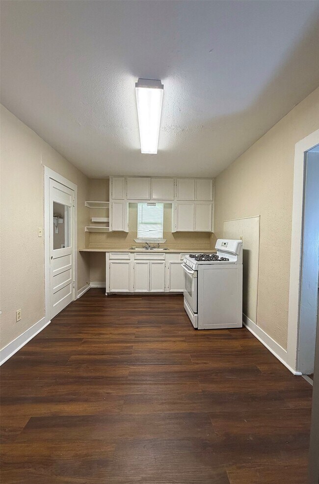 Building Photo - 3909 Lavender St