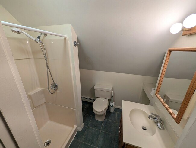 Building Photo - 275 Elm St