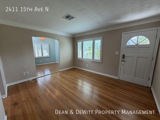 Building Photo - 2411 15th Ave N