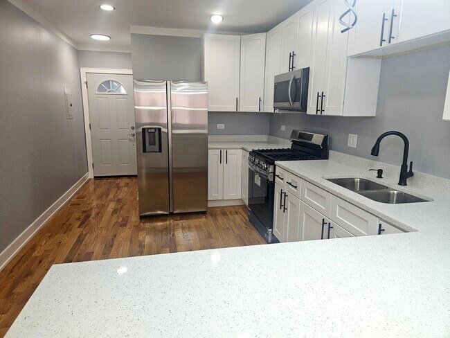 Building Photo - 4521 S Mozart St