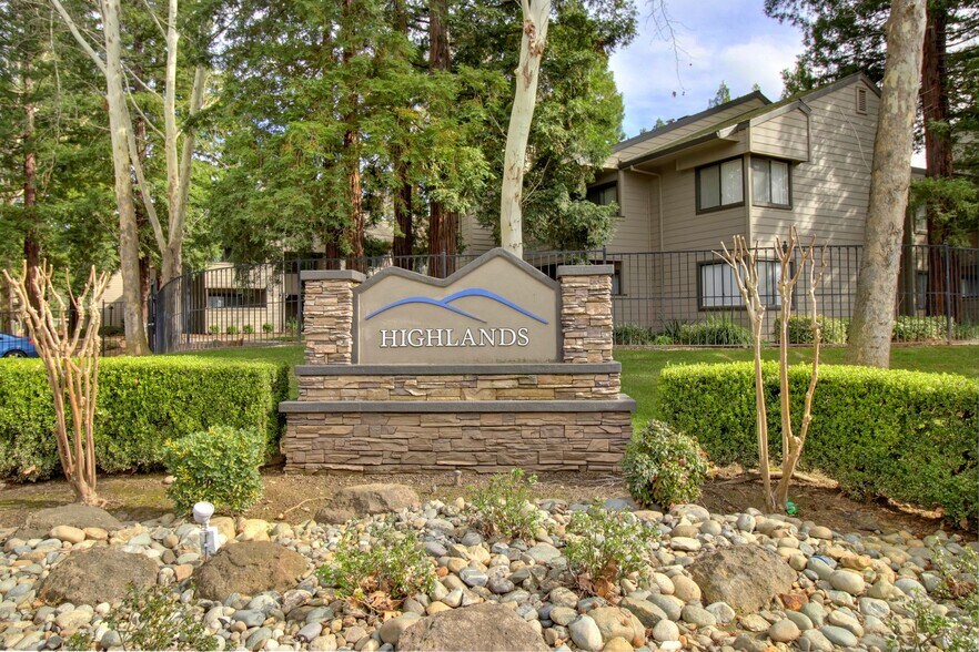 Building Photo - 3715 Tallyho Dr