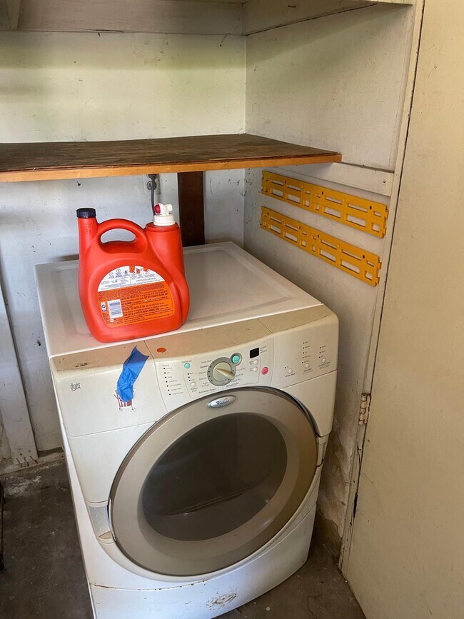 Building Photo - 515 N Nicholson Ave