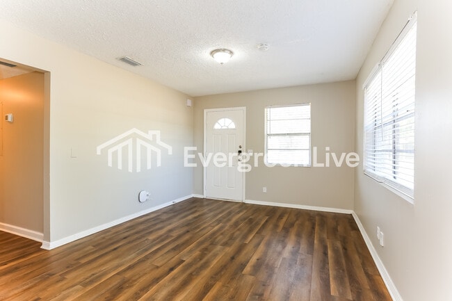 Building Photo - 9581 Aderdare Ave W