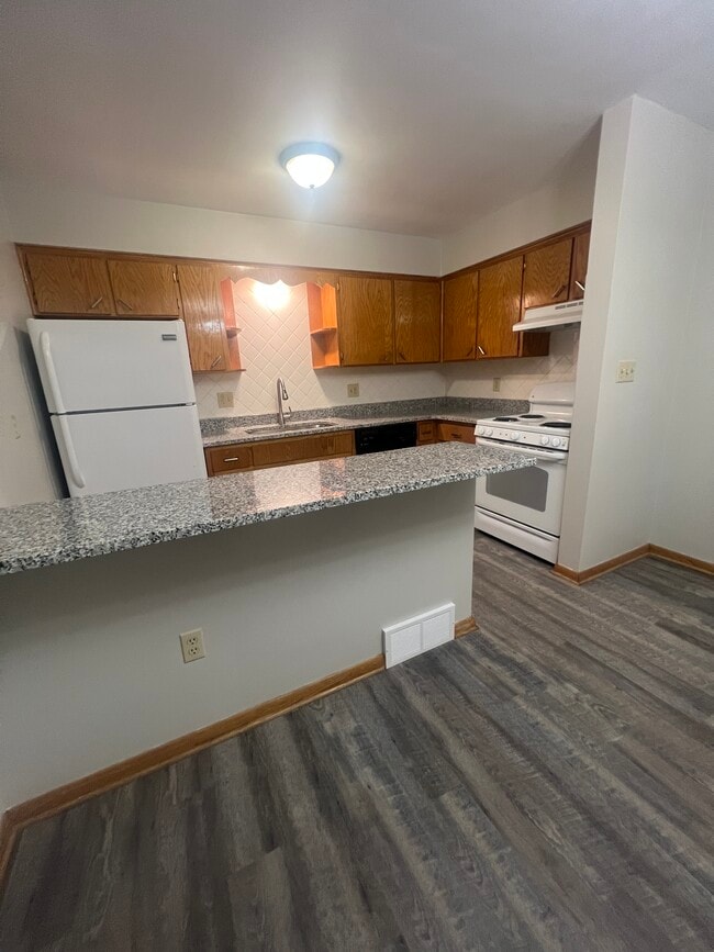 Building Photo - 1615 W 44th St
