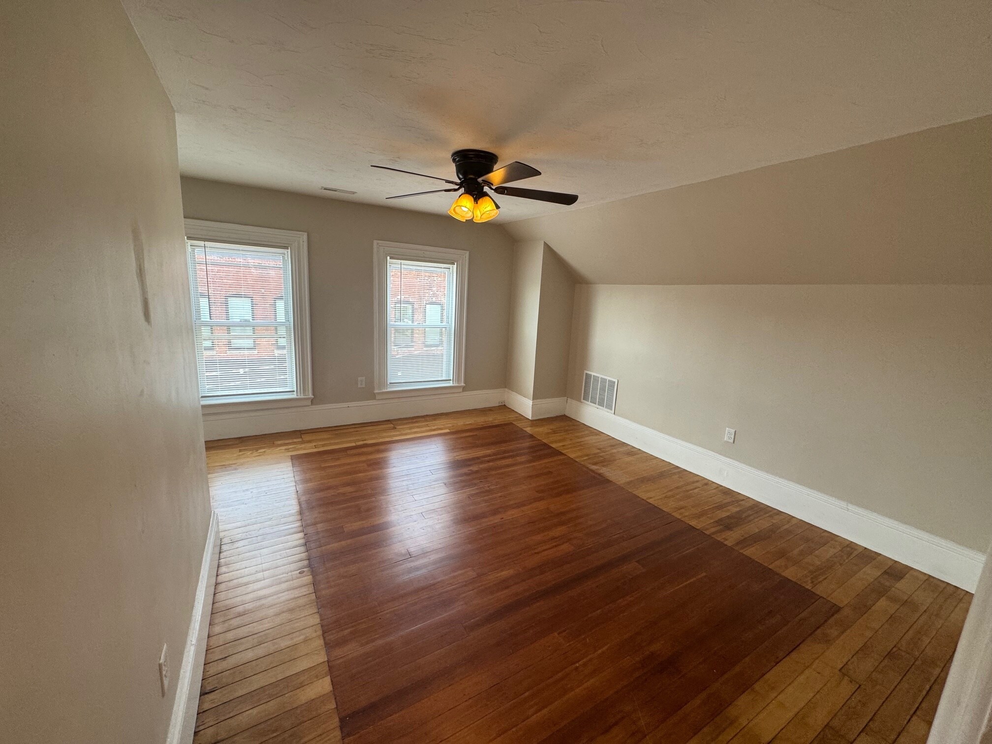 Building Photo - 17 Whitman Ave