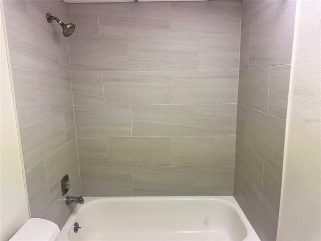 Building Photo - 3300 Fox Chase Cir