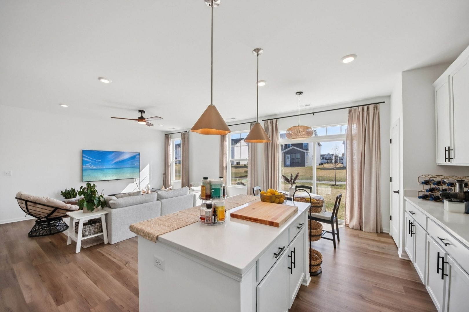 Building Photo - 714 Alberta Ave