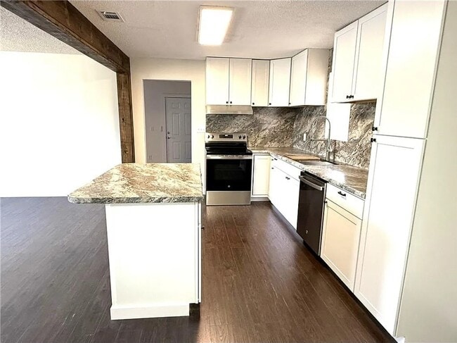 Building Photo - 10219 Gulfcrest Rd