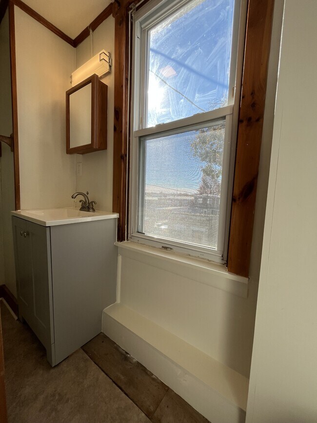 Building Photo - 934 S 21st St