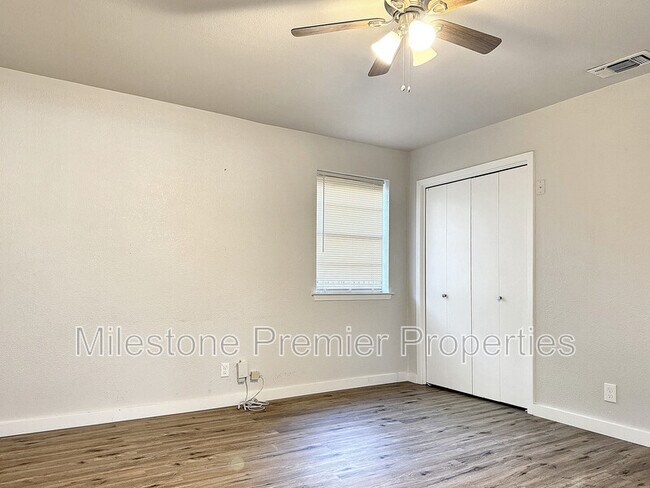 Building Photo - 218 Kansas St