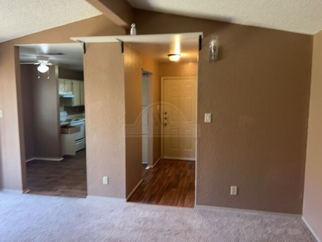 Building Photo - 2212 Silverhill Dr