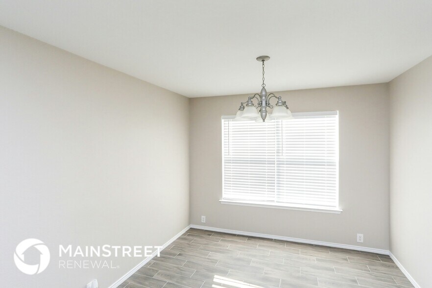 Building Photo - 707 River Run Dr