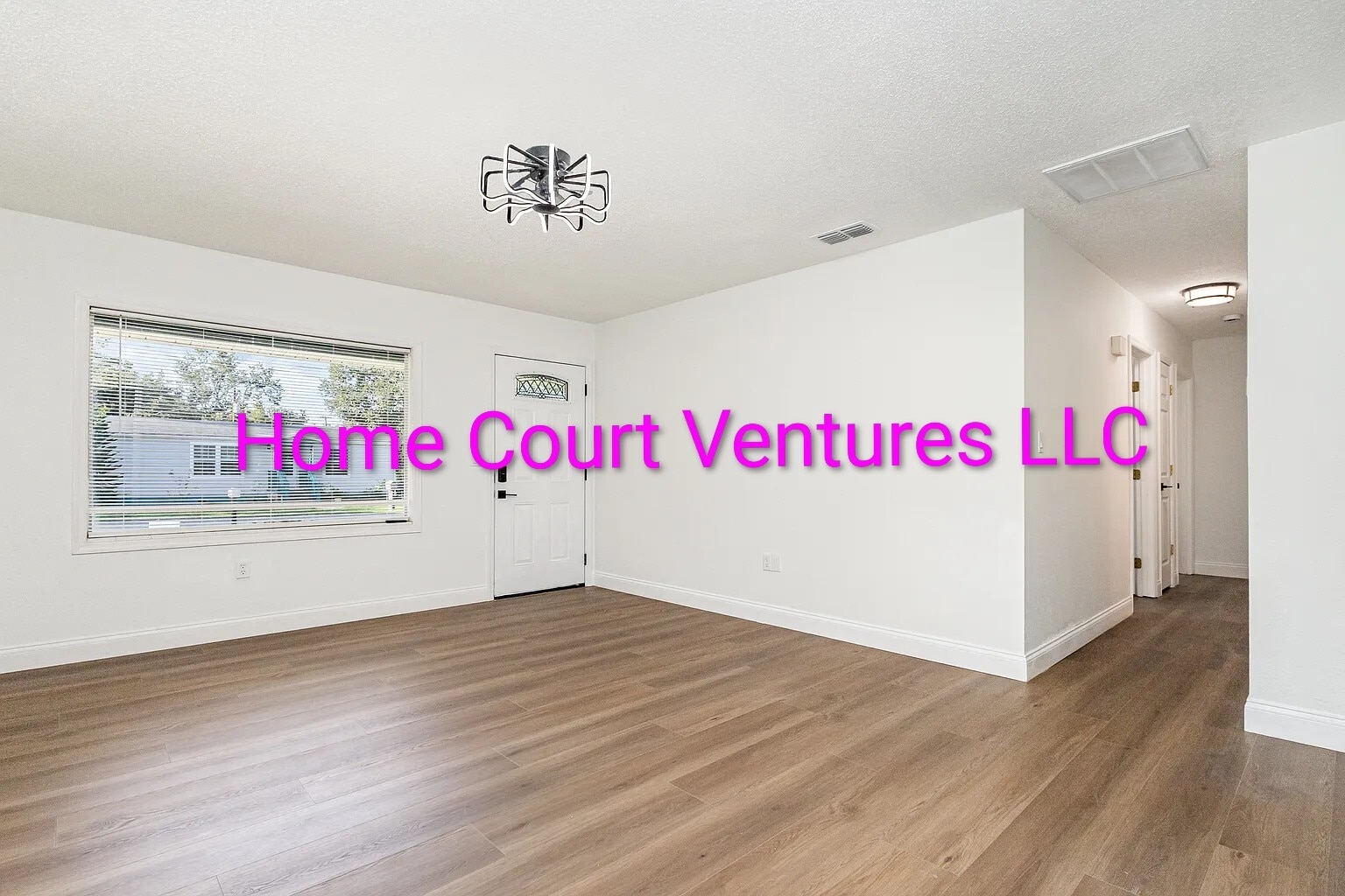 Livingroom - 639 W Williams St