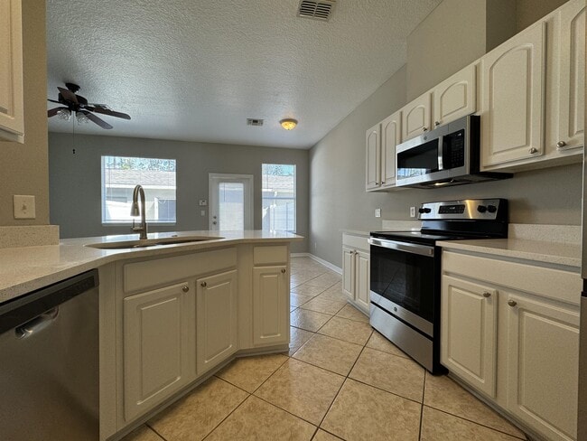 Building Photo - 12965 Langstaff Dr