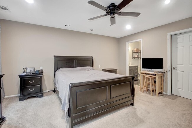 Building Photo - 393 Yorkshire Pl