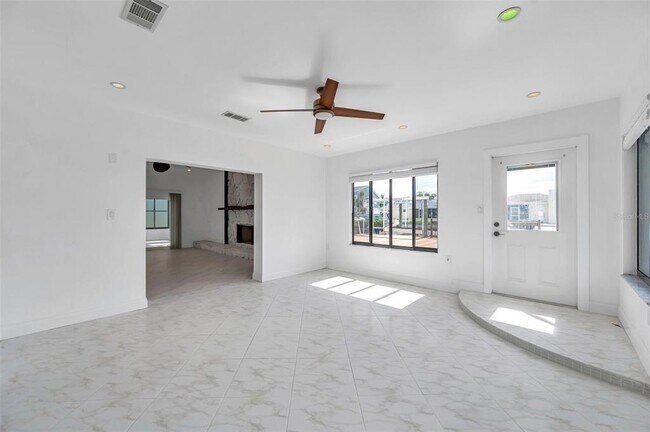 Building Photo - 13836 Darlene Ave