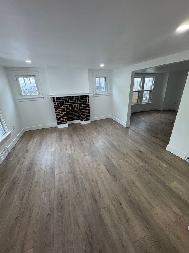 Building Photo - 1148 East St