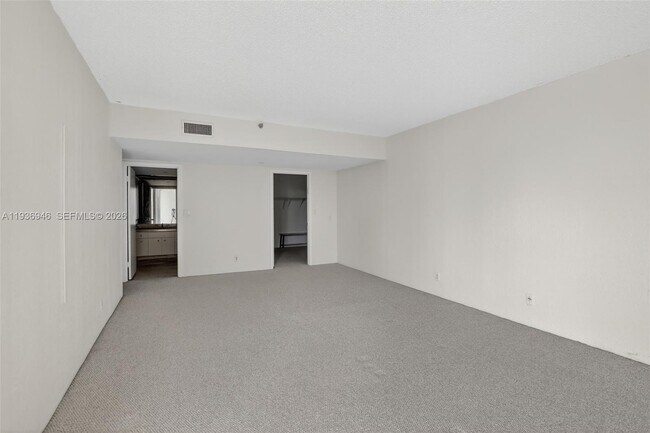 Building Photo - 19707 Turnberry Way