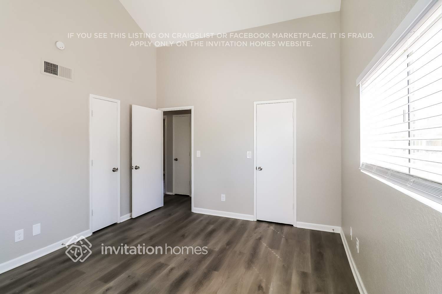 Building Photo - 5331 W Voltaire Dr