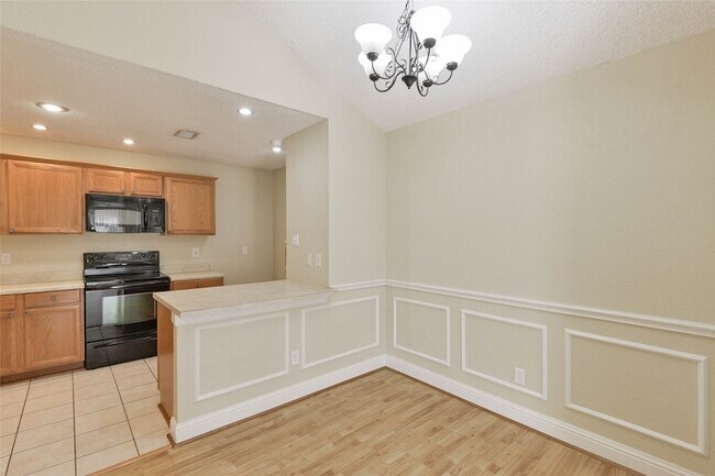 Building Photo - 23627 Pebworth Pl