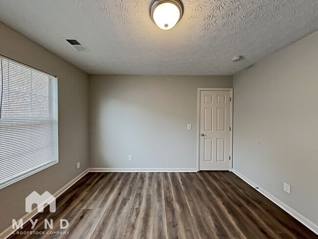 Building Photo - 3856 Cedar Trace Ln