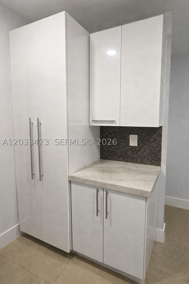 Building Photo - 2600 S University Dr