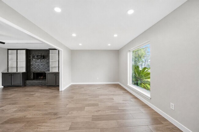 Building Photo - 15414 Ripplestream Dr