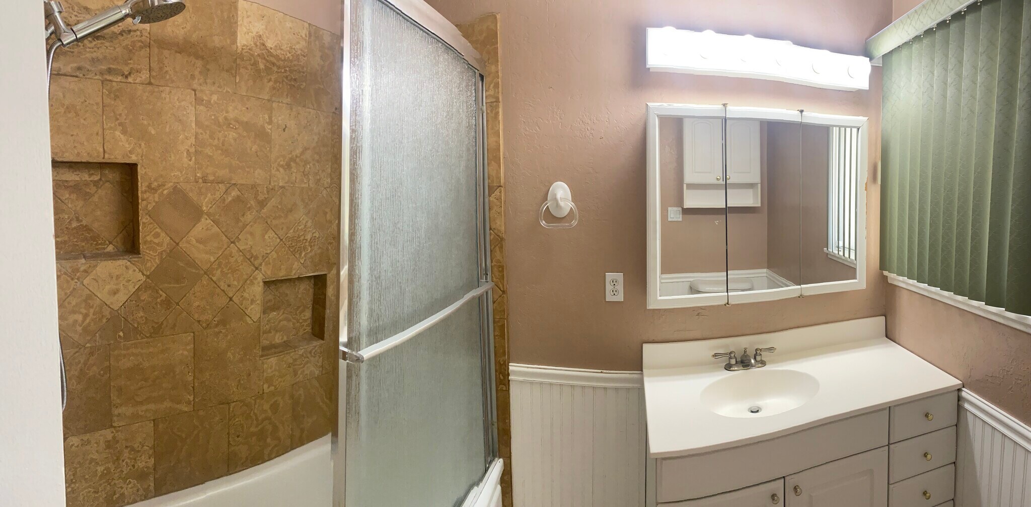 Building Photo - 1427 Boyden Ave