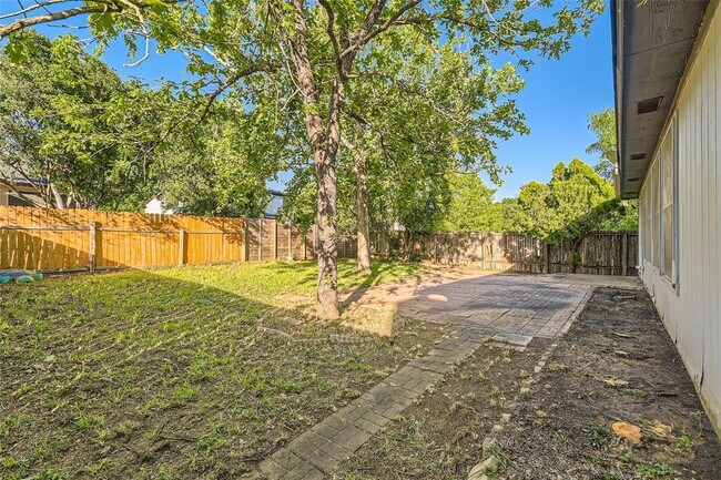 Building Photo - 3104 Jubilee Trail