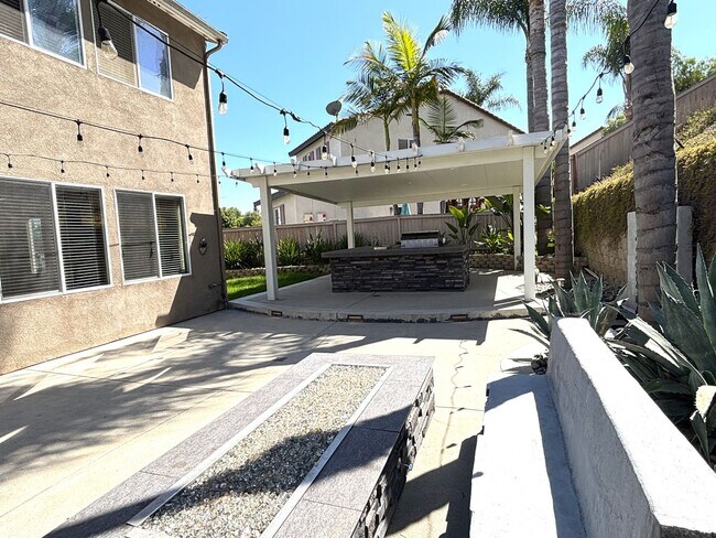 Building Photo - Executive Style Vista Home at an Affordabl...