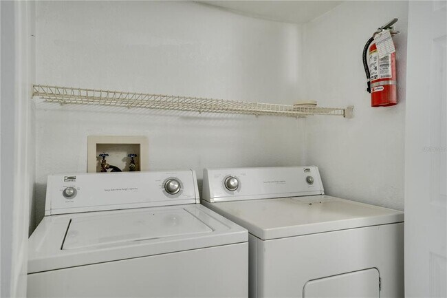 Building Photo - 5011 Sunridge Palms Dr