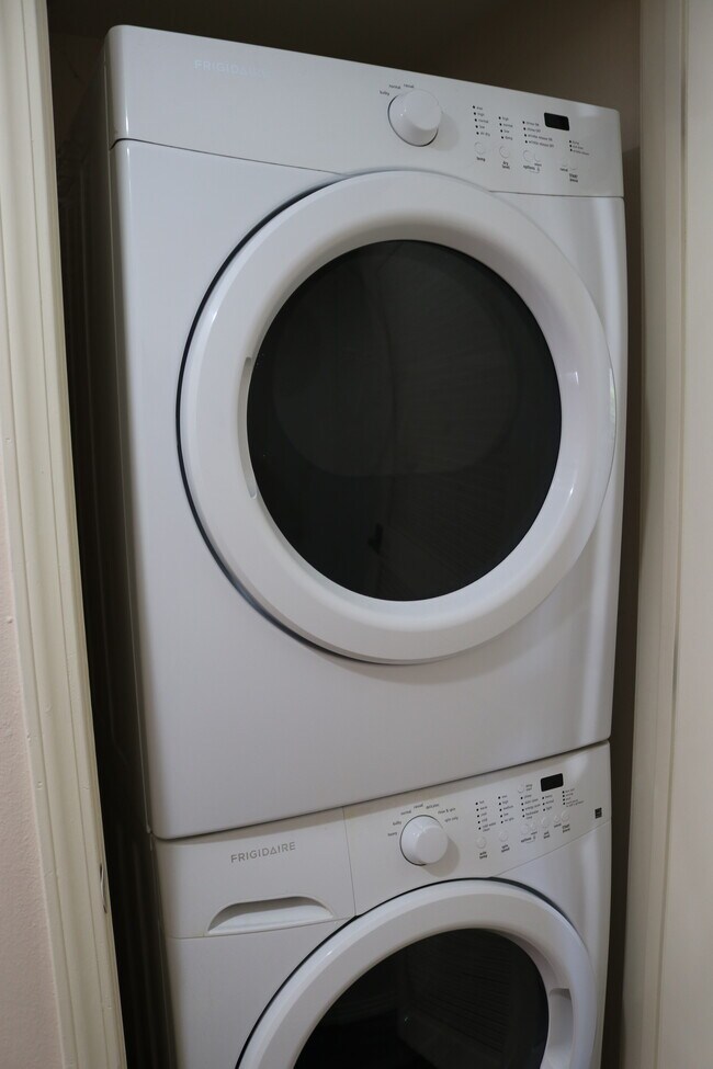In Unit Laundry - 4904 Laurel Canyon Blvd